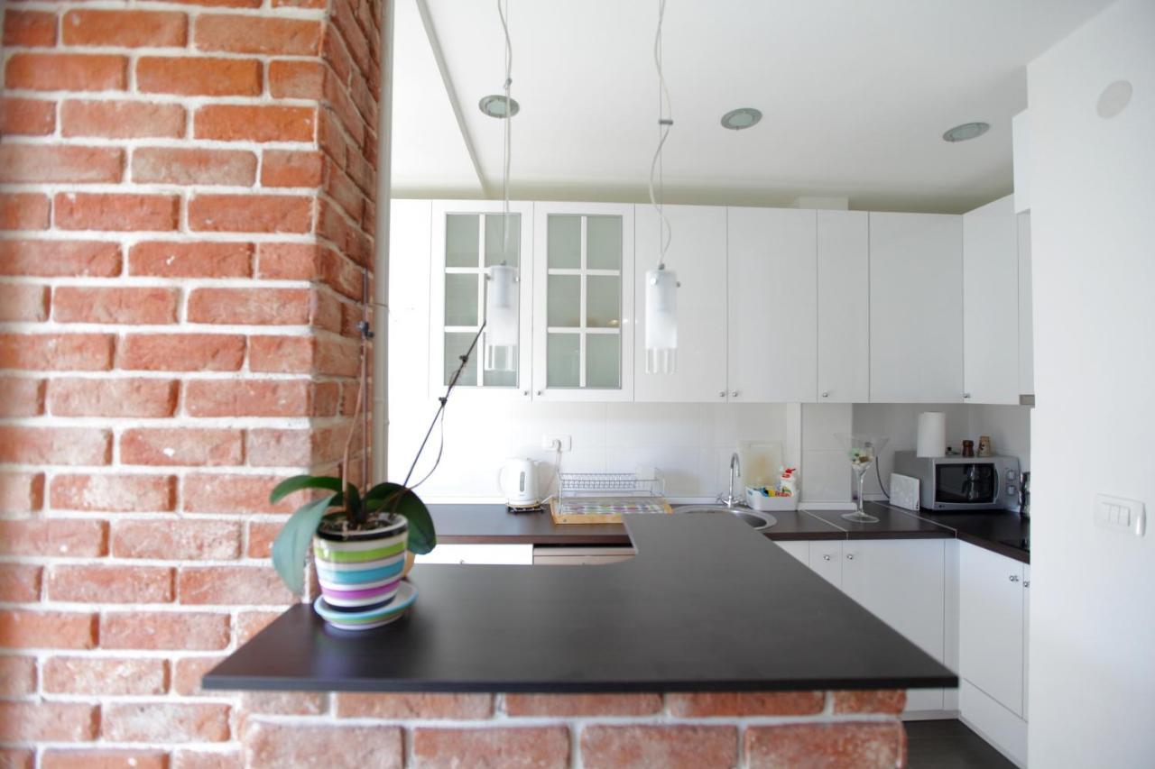 Brick Apartment On Macedonia Pedestrian Street สโกเปีย ภายนอก รูปภาพ
