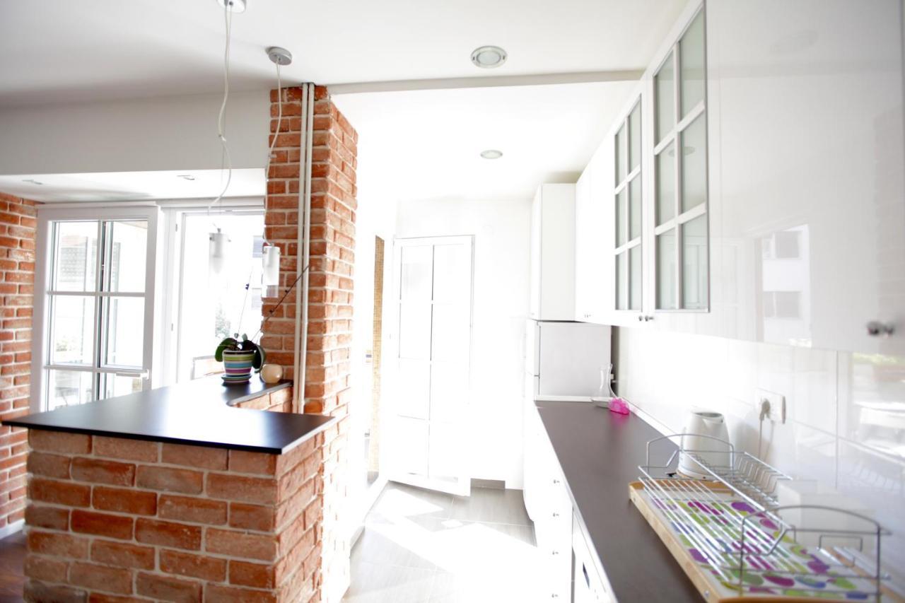 Brick Apartment On Macedonia Pedestrian Street สโกเปีย ภายนอก รูปภาพ