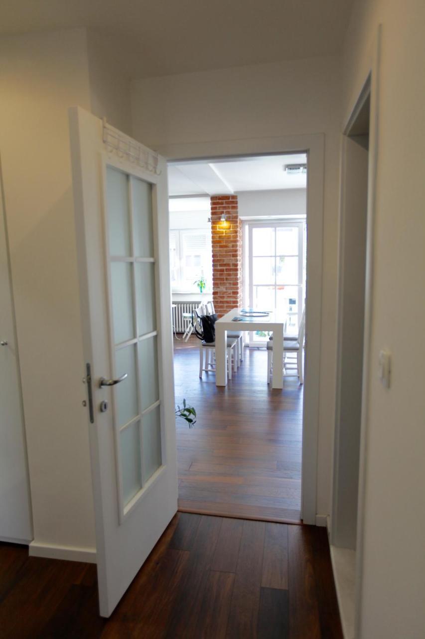 Brick Apartment On Macedonia Pedestrian Street สโกเปีย ภายนอก รูปภาพ