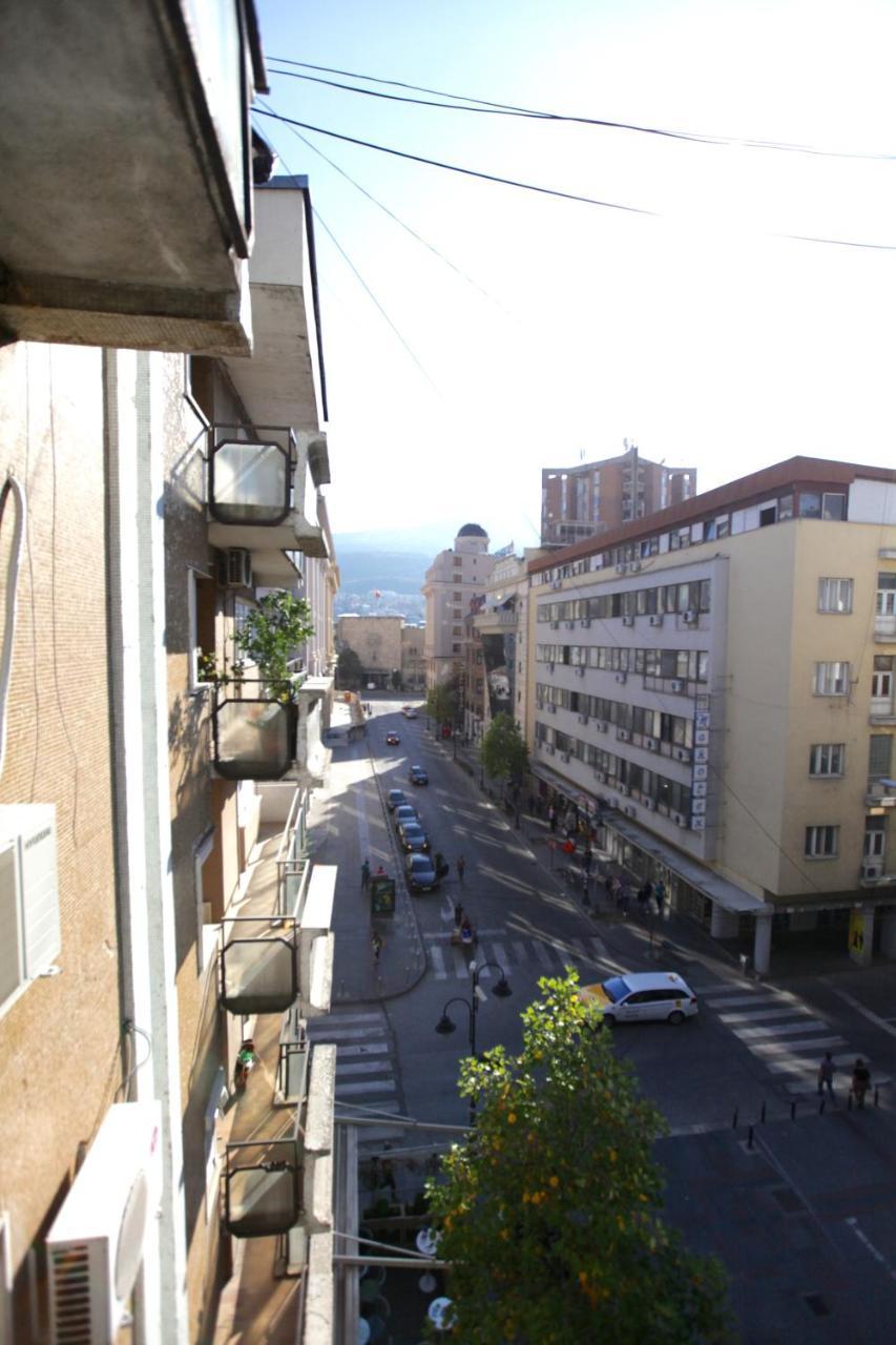 Brick Apartment On Macedonia Pedestrian Street สโกเปีย ภายนอก รูปภาพ